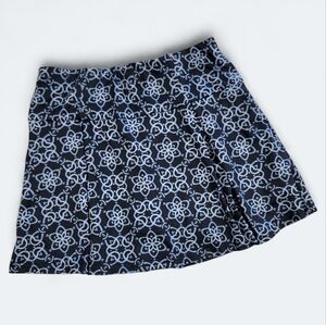 NEW Black and White Skort Size Medium Skirt With Built In Shorts Activewear